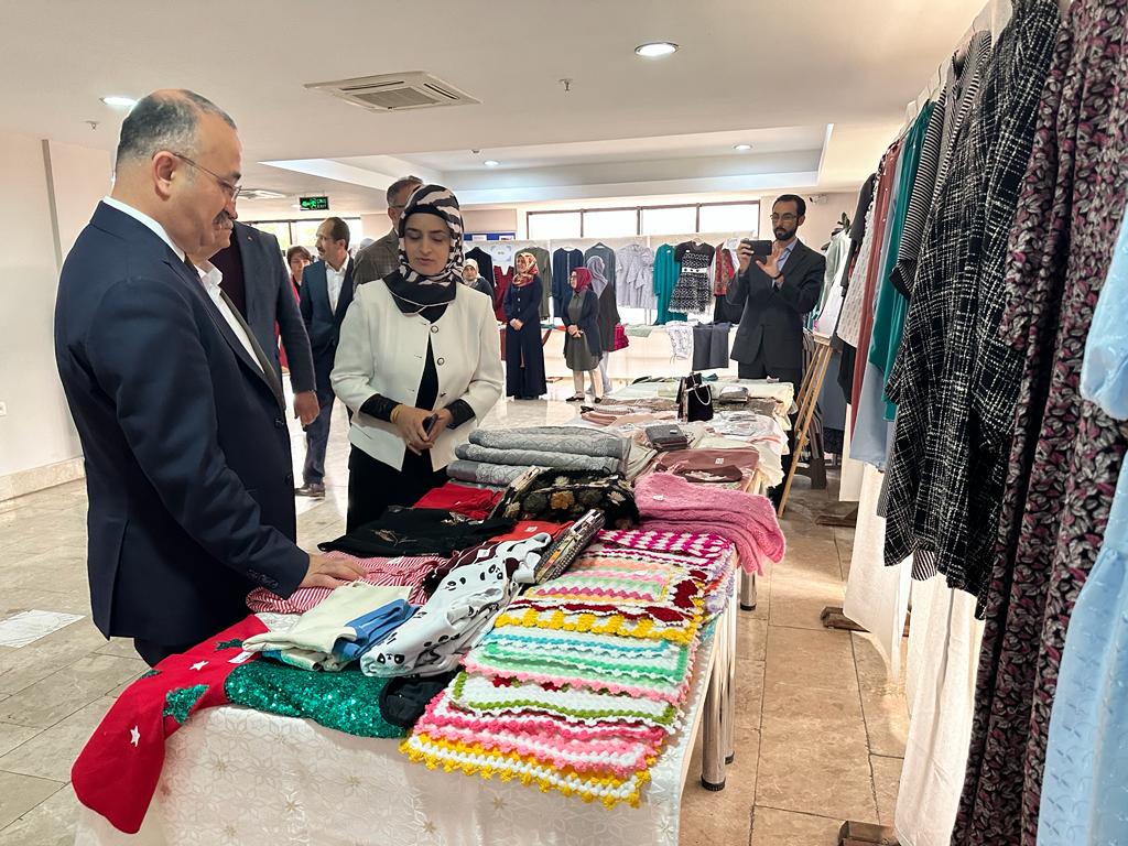 Komek Akşehir’de Yıl Sonu Sergisi...